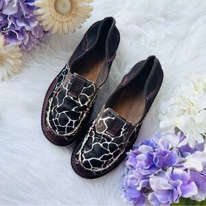 Ariat Giraffe Print Cruisers